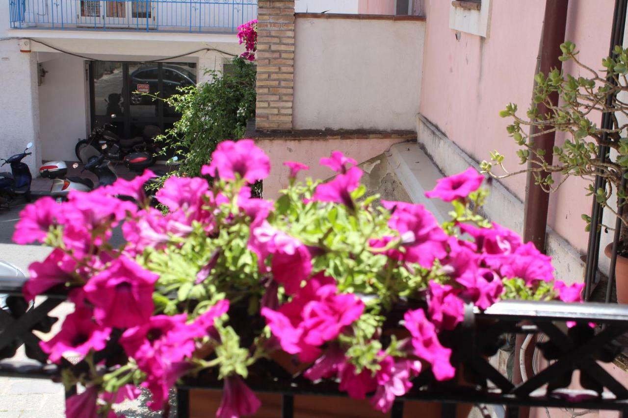 Invito Al Viaggio * Giardini Naxos