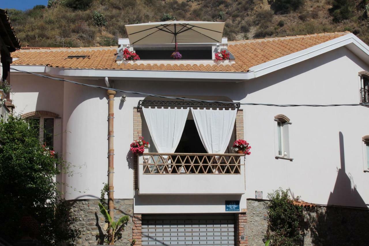 Invito Al Viaggio Bed & Breakfast Giardini Naxos